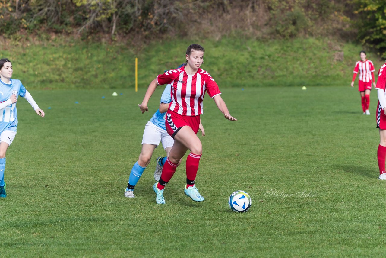 Bild 336 - wBJ TuS Tensfeld - SV Fortuna St. Juergen